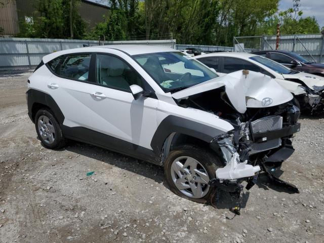 KM8HACAB2RU115508 - 2024 HYUNDAI KONA SE WHITE photo 4