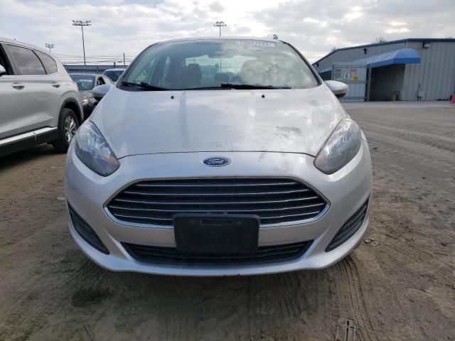 3FADP4BJ5FM147906 - 2015 FORD FIESTA SE SILVER photo 5