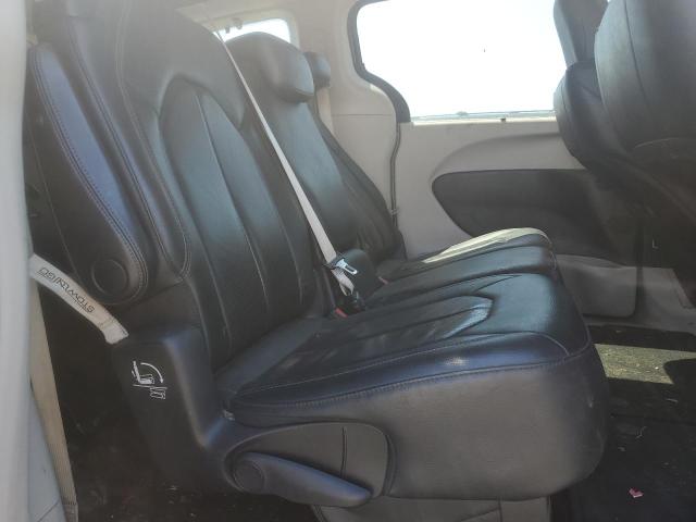 2C4RC1BG5KR577565 - 2019 CHRYSLER PACIFICA TOURING L GRAY photo 11