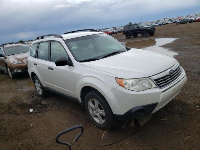 JF2SH6BC7AH905464 - 2010 SUBARU FORESTER XS Білий фото 4