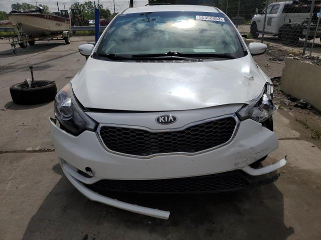 KNAFX4A86F5343115 - 2015 KIA FORTE EX WHITE photo 5