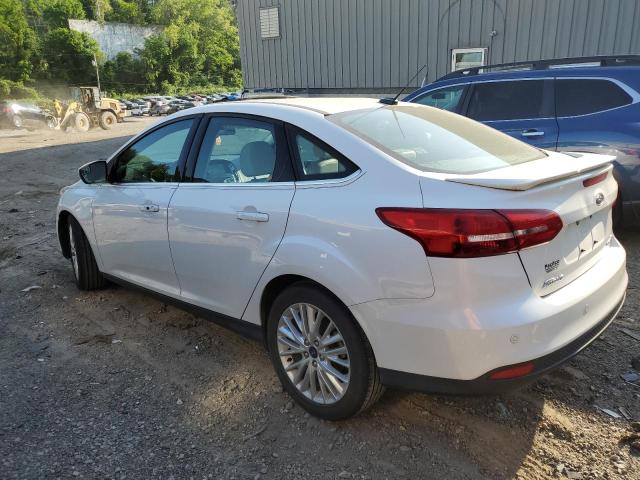 1FADP3J21JL323560 - 2018 FORD FOCUS TITANIUM WHITE photo 2