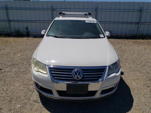 WVWTK93C48E090351 - 2008 VOLKSWAGEN PASSAT WAGON LUX WHITE photo 5