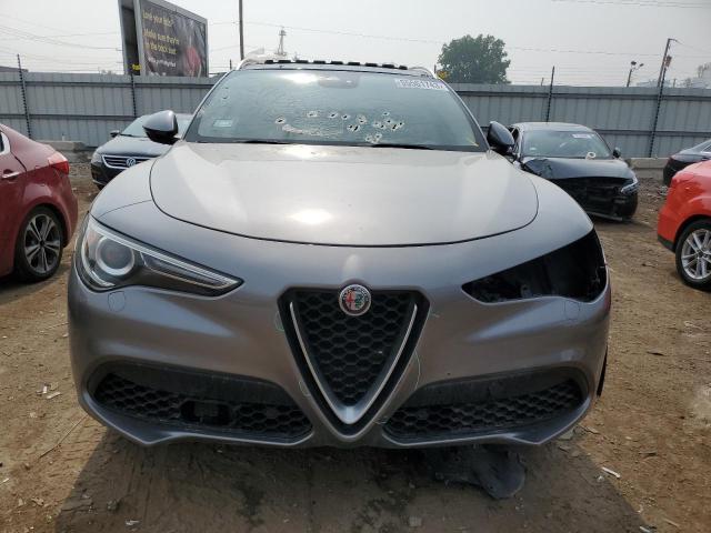ZASFAKBN4J7B94706 - 2018 ALFA ROMEO STELVIO TI GRAY photo 5