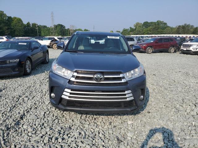 5TDKZRFH3HS519701 - 2017 TOYOTA HIGHLANDER SE BLUE photo 5