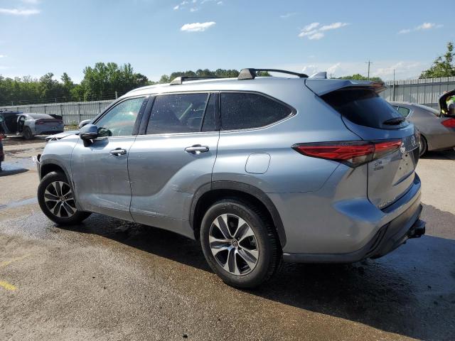 5TDGZRAH5MS039568 - 2021 TOYOTA HIGHLANDER XLE SILVER photo 2