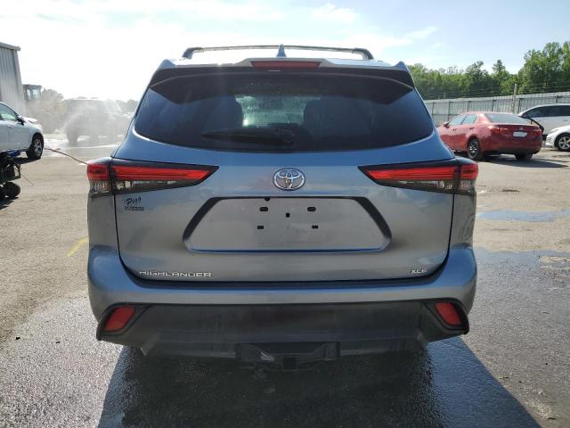 5TDGZRAH5MS039568 - 2021 TOYOTA HIGHLANDER XLE SILVER photo 6