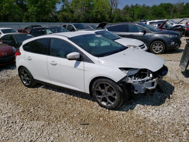 1FADP3K21EL411223 - 2014 FORD FOCUS SE WHITE photo 4