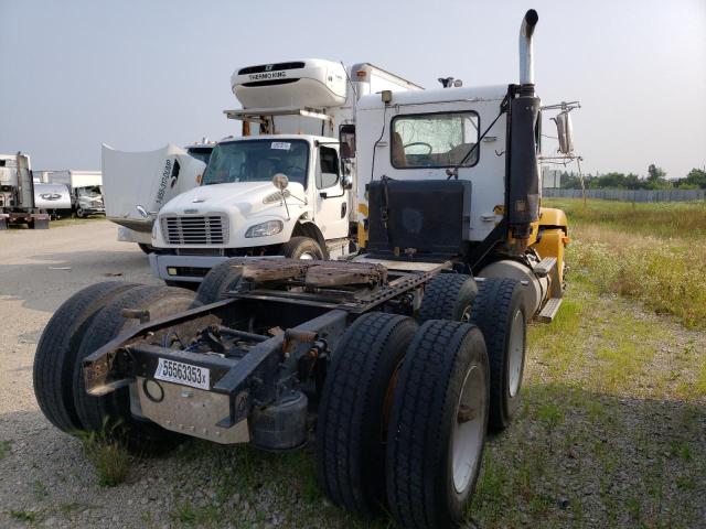 1FUYDSEB5YLG61557 - 2000 FREIGHTLINER CONVENTION FLD120 TWO TONE photo 4