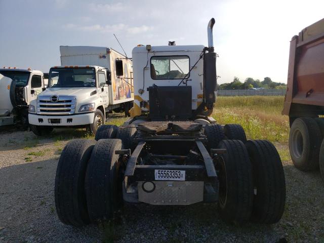 1FUYDSEB5YLG61557 - 2000 FREIGHTLINER CONVENTION FLD120 TWO TONE photo 6