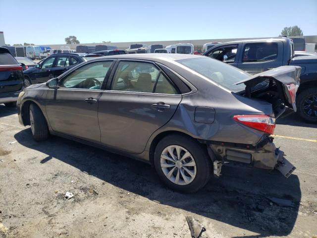 4T1BF1FK8FU930120 - 2015 TOYOTA CAMRY LE GRAY photo 2