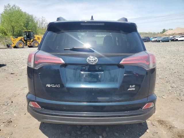 JTMBFREVXJJ204056 - 2018 TOYOTA RAV4 LE ლურჯი ფოტო 6