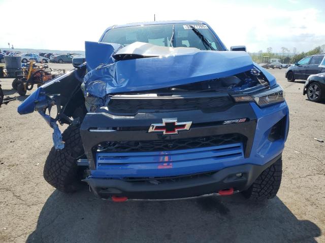 1GCPTFEK0S1132997 - 2025 CHEVROLET COLORADO ZR2 BLUE photo 5