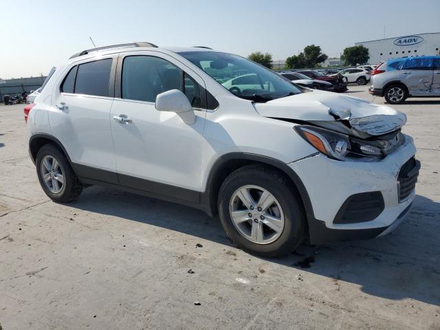 KL7CJLSB3JB509495 - 2018 CHEVROLET TRAX 1LT WHITE photo 4