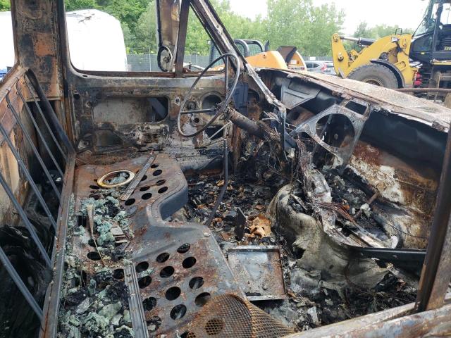 1FDWK64P5JVA50472 - 1988 FORD F600 F BURN photo 5