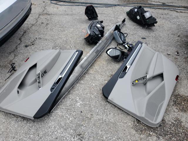 1VWDT7A36HC052606 - 2017 VOLKSWAGEN PASSAT R-LINE Արծաթագույն լուսանկար 12