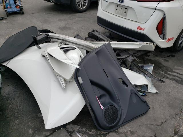 JTDKARFPXH3063518 - 2017 TOYOTA PRIUS PRIM 白色 照片 12