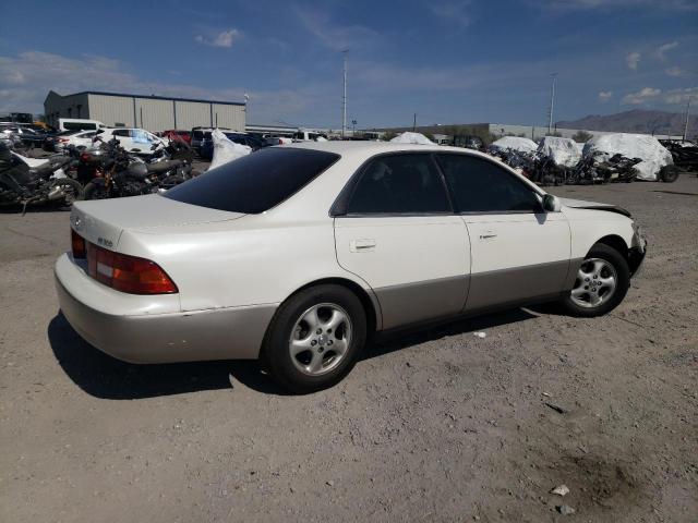 JT8BF28G3W5033797 - 1998 LEXUS ES 300 WHITE photo 3