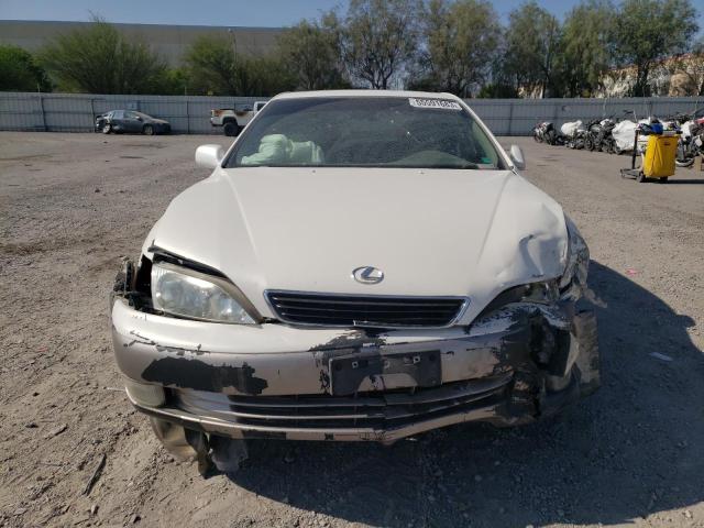 JT8BF28G3W5033797 - 1998 LEXUS ES 300 WHITE photo 5