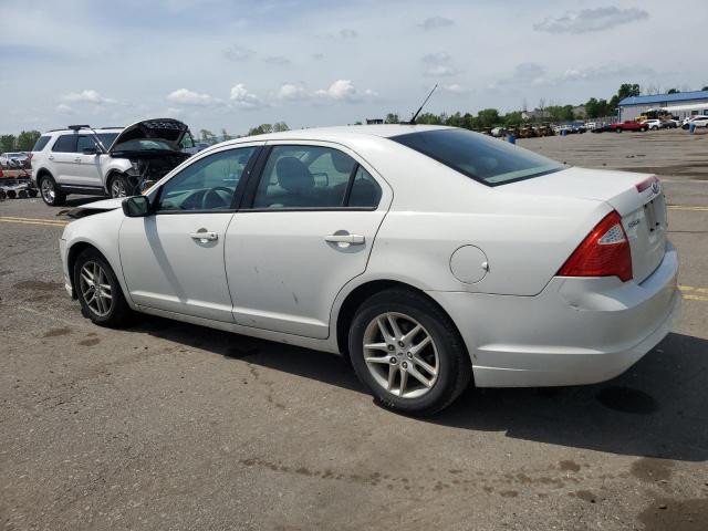 3FAHP0GA7AR319724 - 2010 FORD FUSION S WHITE photo 2