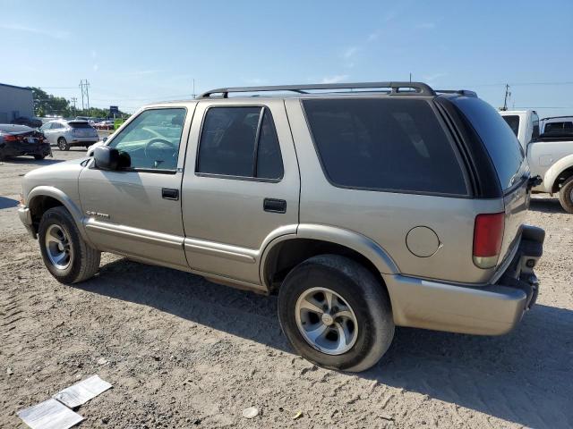 1GNCS13W22K175751 - 2002 CHEVROLET BLAZER TAN photo 2