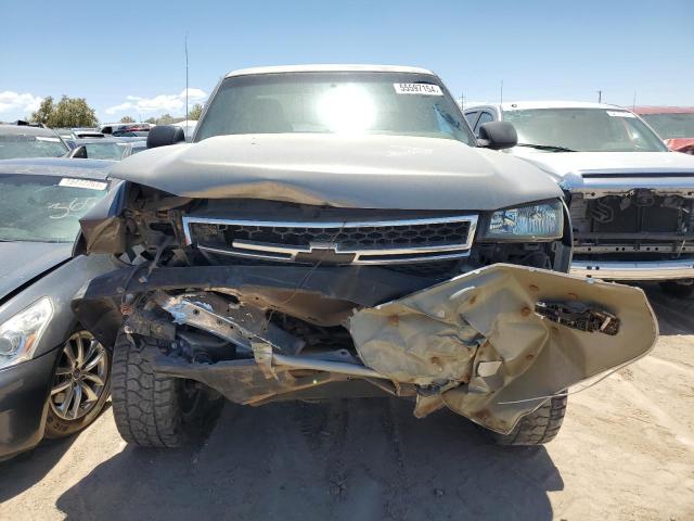 1GCHC29U24E346670 - 2004 CHEVROLET SILVERADO C2500 HEAVY DUTY CHARCOAL photo 5