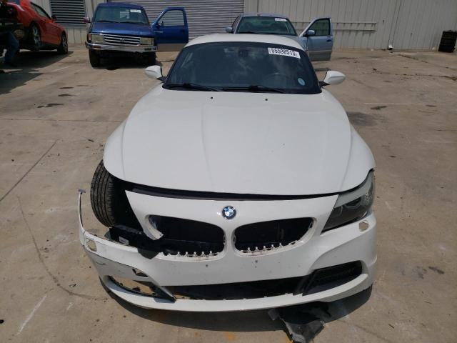 WBALM5C55AE162262 - 2010 BMW Z4 SDRIVE30I WHITE photo 5