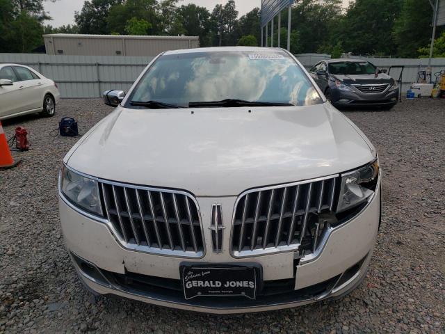 3LNHL2JC1BR755185 - 2011 LINCOLN MKZ WHITE photo 5