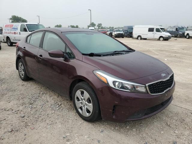 3KPFK4A7XJE224070 - 2018 KIA FORTE LX MAROON photo 4