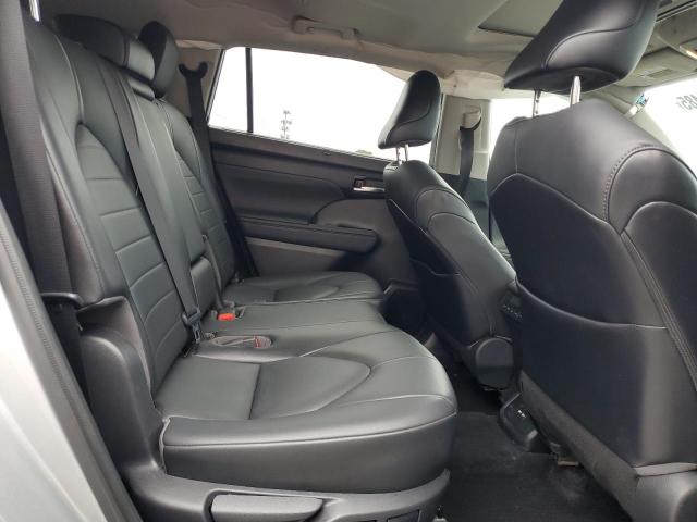 5TDGZRBH4MS541339 - 2021 TOYOTA HIGHLANDER XLE SILVER photo 11