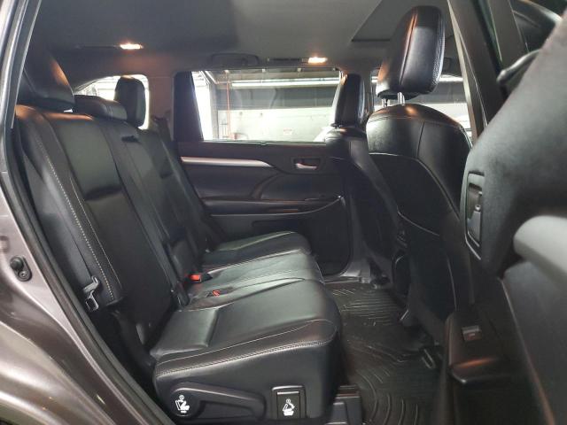 5TDJKRFH0GS500635 - 2016 TOYOTA HIGHLANDER XLE GRAY photo 11
