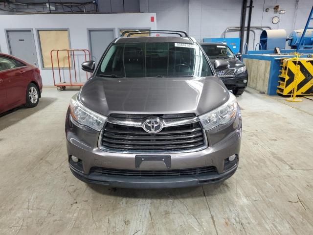5TDJKRFH0GS500635 - 2016 TOYOTA HIGHLANDER XLE GRAY photo 5