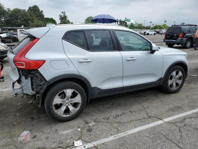 YV4162UK5M2515870 - 2021 VOLVO XC40 T5 MOMENTUM GRAY photo 3