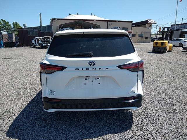 5TDDSKFC4NS047089 - 2022 TOYOTA SIENNA XSE WHITE photo 13