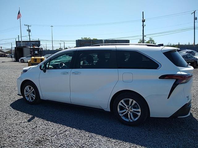 5TDDSKFC4NS047089 - 2022 TOYOTA SIENNA XSE WHITE photo 4