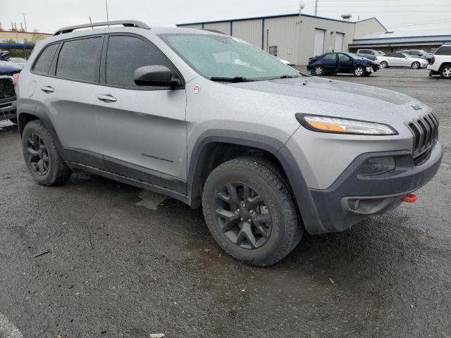 1C4PJMBS3HW556930 - 2017 JEEP CHEROKEE TRAILHAWK GRAY photo 4