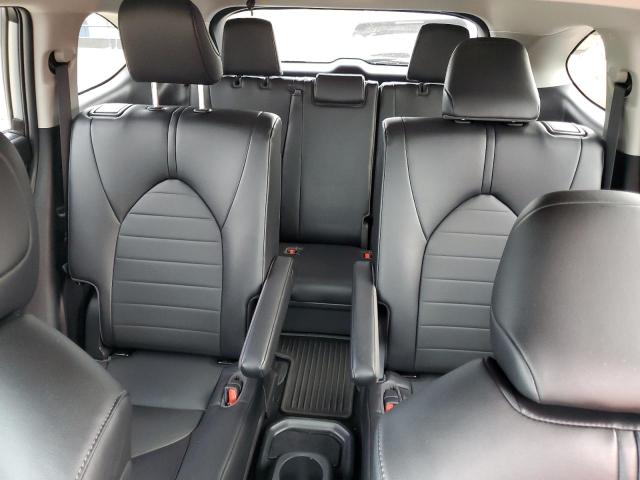 5TDGZRAH4NS125780 - 2022 TOYOTA HIGHLANDER XLE Silber Foto 10