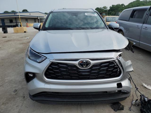 5TDGZRAH4NS125780 - 2022 TOYOTA HIGHLANDER XLE Silber Foto 5