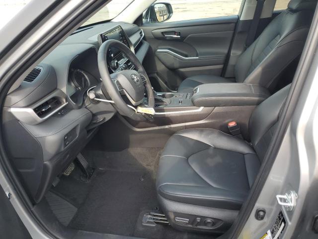 5TDGZRAH4NS125780 - 2022 TOYOTA HIGHLANDER XLE Silber Foto 7