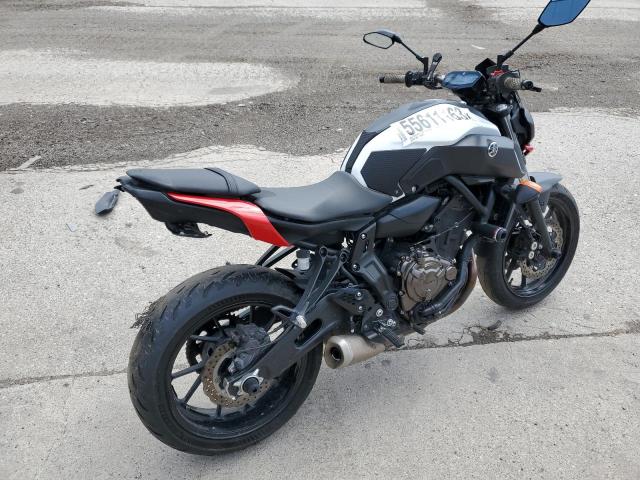 JYARM27EXJA000412 - 2018 YAMAHA MT07 TWO TONE photo 4