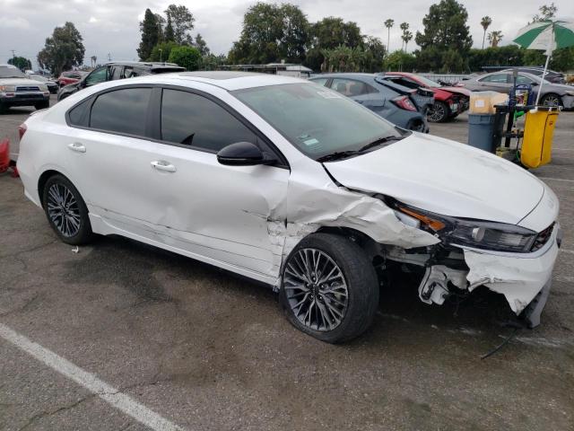 3KPF54AD3PE561881 - 2023 KIA FORTE GT LINE WHITE photo 4