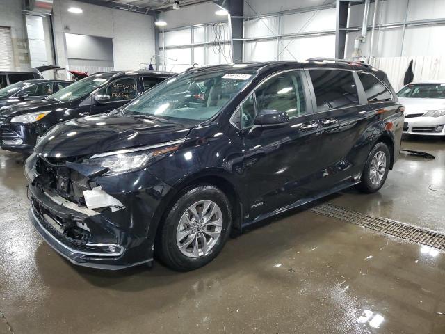 2021 TOYOTA SIENNA XLE, 