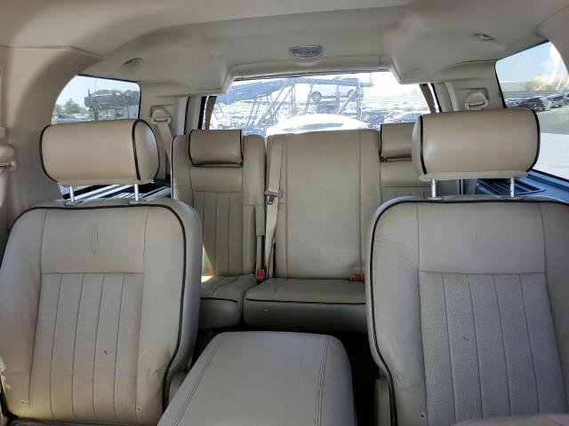 5LMFU27545LJ22967 - 2005 LINCOLN NAVIGATOR თეთრი ფოტო 10