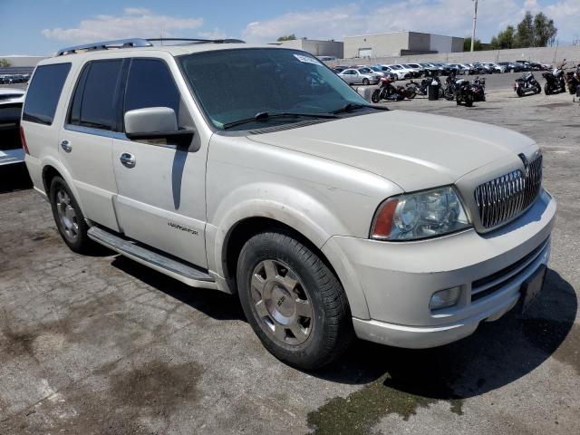 5LMFU27545LJ22967 - 2005 LINCOLN NAVIGATOR თეთრი ფოტო 4