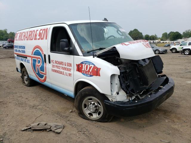 1GCWGAFP2J1310632 - 2018 CHEVROLET EXPRESS G2 WHITE photo 4