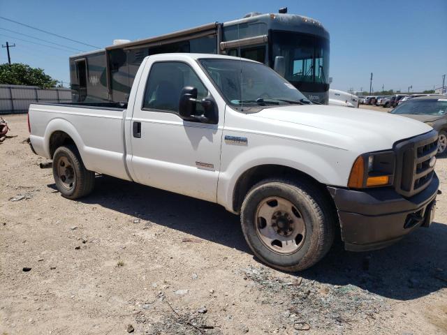 1FTWF30P15EC14335 - 2005 FORD F350 SRW SUPER DUTY WHITE photo 4