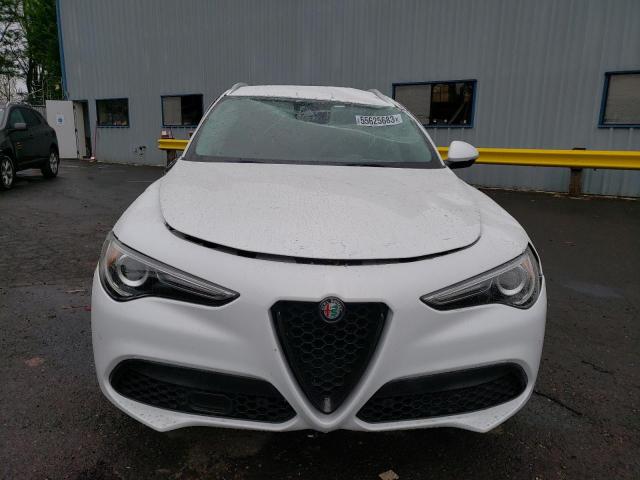 ZASFAKANXJ7B75935 - 2018 ALFA ROMEO STELVIO WHITE photo 5