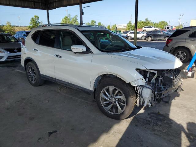 5N1AT2MT2FC824841 - 2015 NISSAN ROGUE S WHITE photo 4