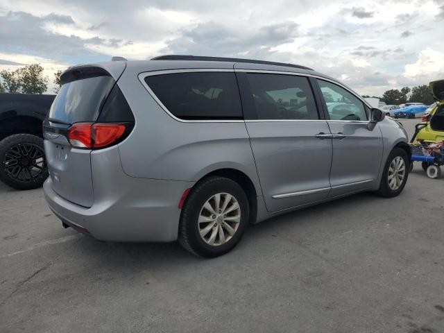 2C4RC1BG4HR569627 - 2017 CHRYSLER PACIFICA TOURING L SILVER photo 3