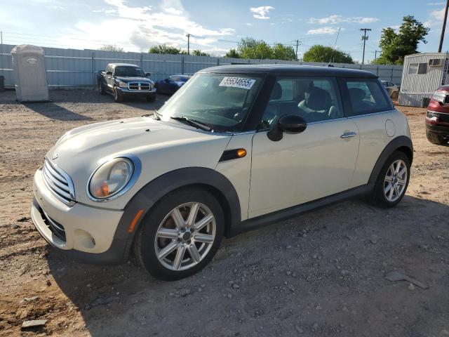 2011 MINI COOPER, 
